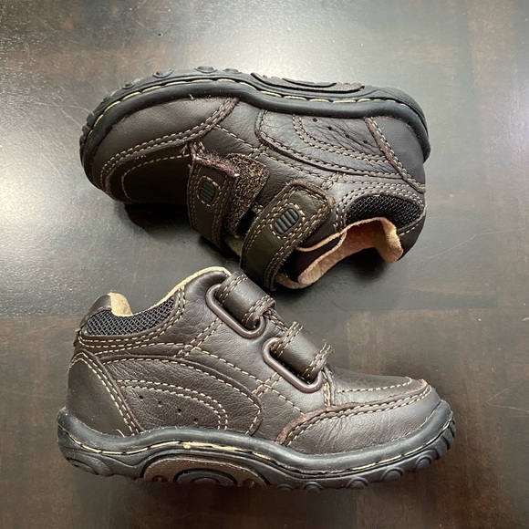 Stride Rite Pierce Dark Brown Velcro Size 4M - Picture 7 of 10